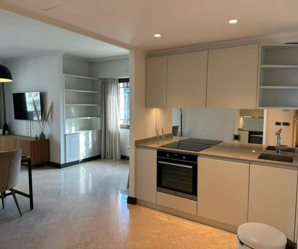 2 PIÈCES AVEC ÉCHAPPÉE MER AU LE CASTEL | 1/7