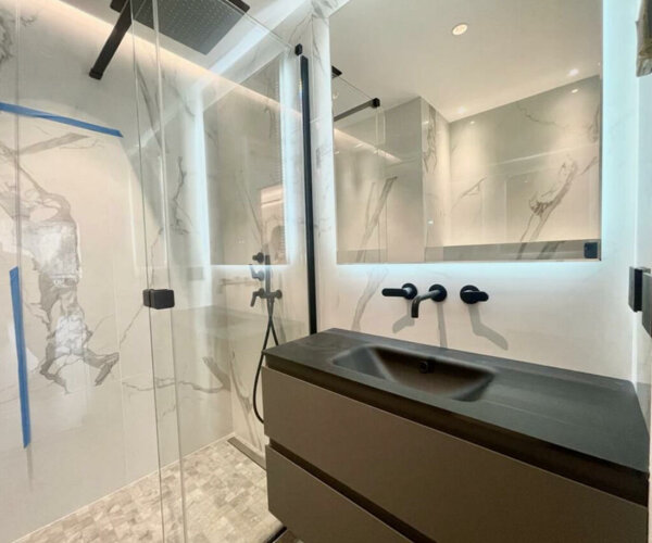 TWO-ROOM APARTMENT COMPLETELY RENOVATED - FONTVIEILLE | 1/12