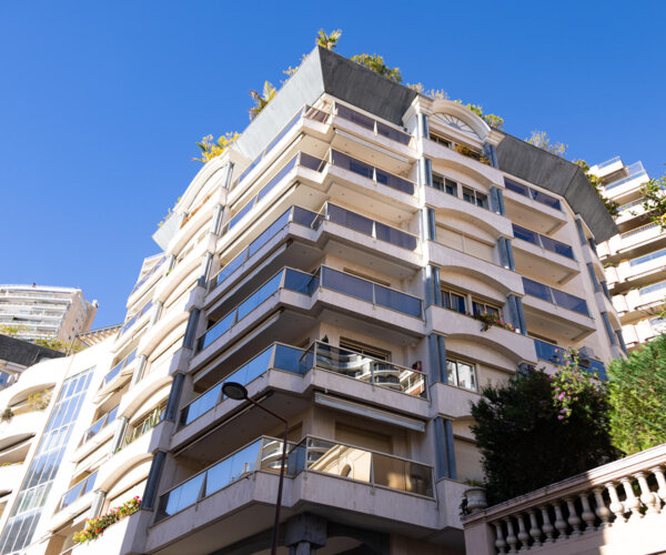 SPACIEUX BUREAU - RÉSIDENCE « LE ROCAZUR» | 1/1