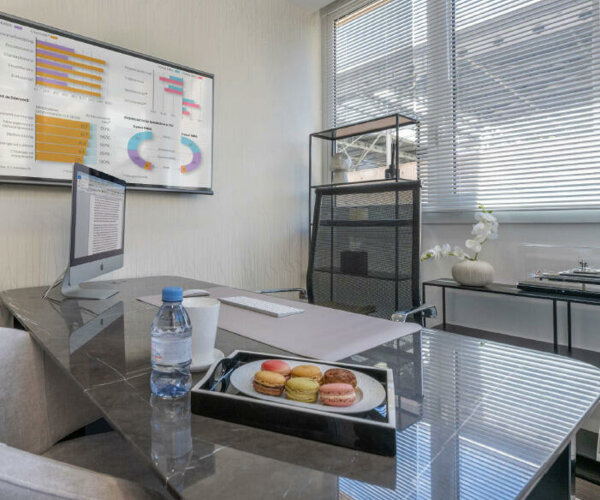 REFERENCE OFFICE AT THALÈS, FONTVIEILLE | 1/2