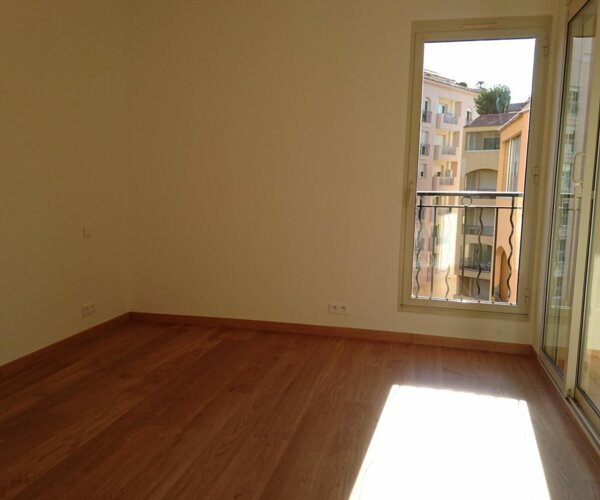 2 ROOM APARTMENT RENOVATED IN MANTEGNA FONTVIEILLE | 1/9