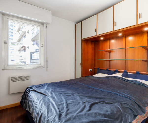 LUMINOSO BILOCALE CON PARCHEGGIO - CHÂTEAU AMIRAL | 1/8