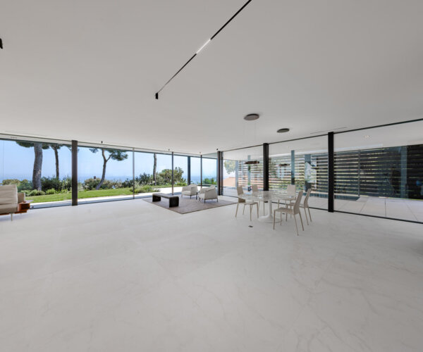 Villa contemporaine avec vue mer panoramique aux portes de Monaco | 1/40