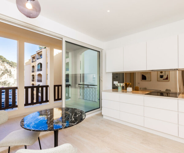 MAGNIFICENT 3 BEDROOM APARTMENT FURNISHED AND RENOVATED - FONTVIEILLE | 1/16