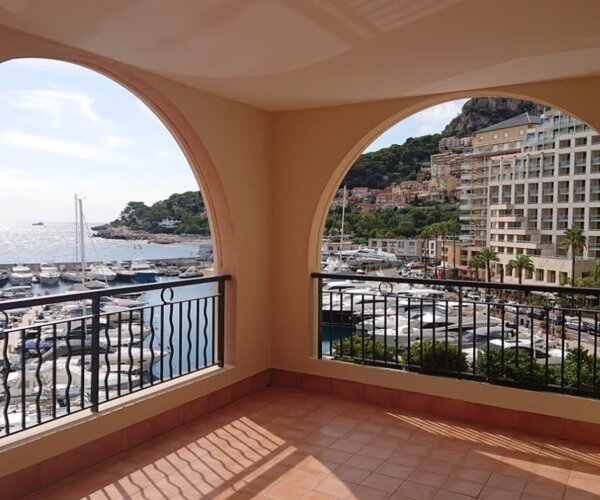 SUPERB 5-ROOM APARTMENT - MEMMO CENTER | 1/6