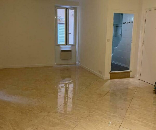 SPACIOUS 2/3 ROOMS ON THE ROCHER DISTRICT | 1/8