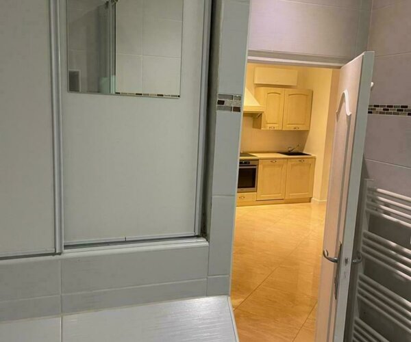 SPACIEUX 2/3 PIECES SUR LE ROCHER | 1/8