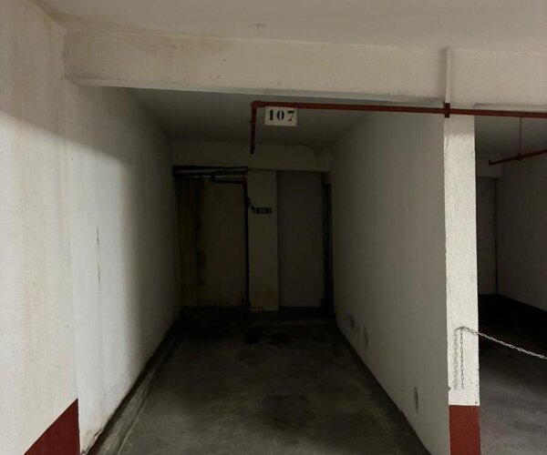 EMPLACEMENT DE PARKING CHÂTEAU AMIRAL | 1/2
