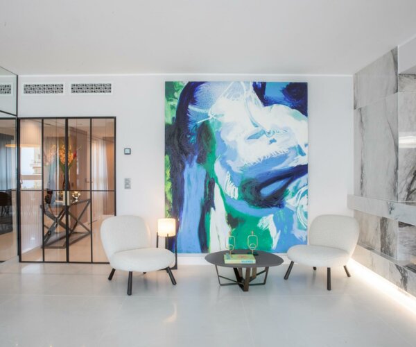 LUXURIOUS 4-ROOM APARTMENT WITH EXCEPTIONAL TERRACE AND HIGH-END FINISHES | 1/16