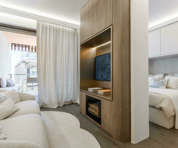 ÉLÉGANT STUDIO MEUBLÉ AVEC TERRASSE VUE MER | 1/12