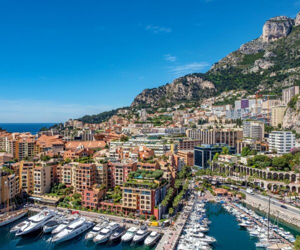 VENDESI AVVIAMENTO NEGOZIO ATTIVITA' PARRUCCHIERE | 1/1