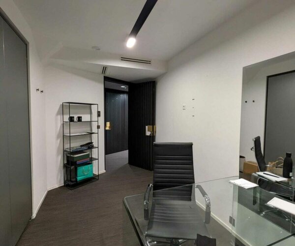 BUREAU DANS DANS LE QUARTIER DU CARRE DOR | 1/3