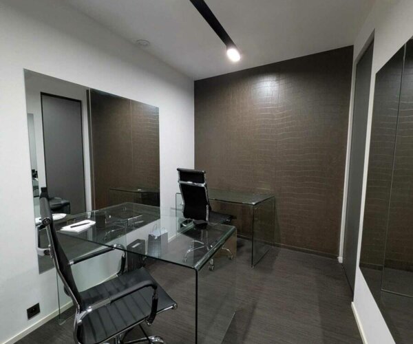 BUREAU DANS DANS LE QUARTIER DU CARRE DOR | 1/3